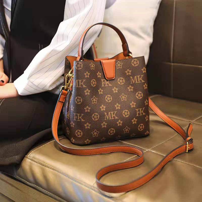 new versatile small handbag for women simple shoulder messenger bag black / ( 20cm < max length < 30cm )